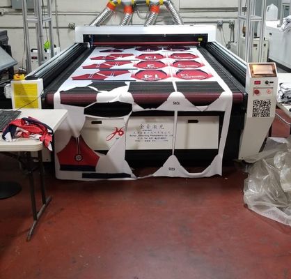 3500W視野のカメラ レーザーは2.5mの二酸化炭素Ccdのカメラ レーザーのカッターを機械で造る